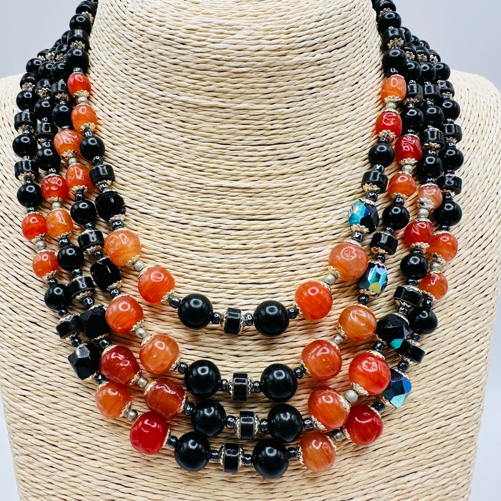 Elegant Vintage Japan Agate Beaded Necklace